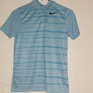 Youth M Nike shirt